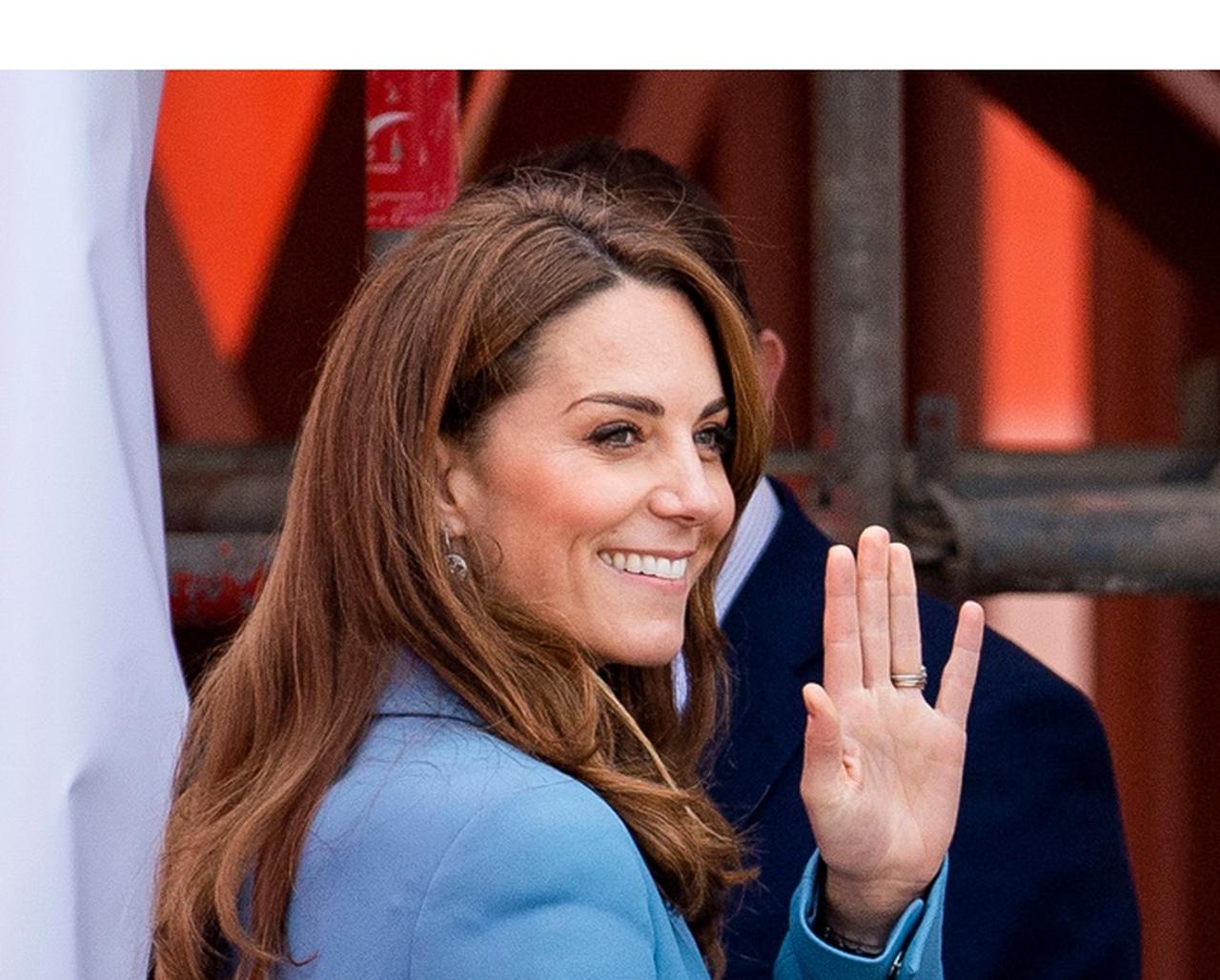 キャサリン妃、ZARAの4,700円のパンツでオフィスカジュアル