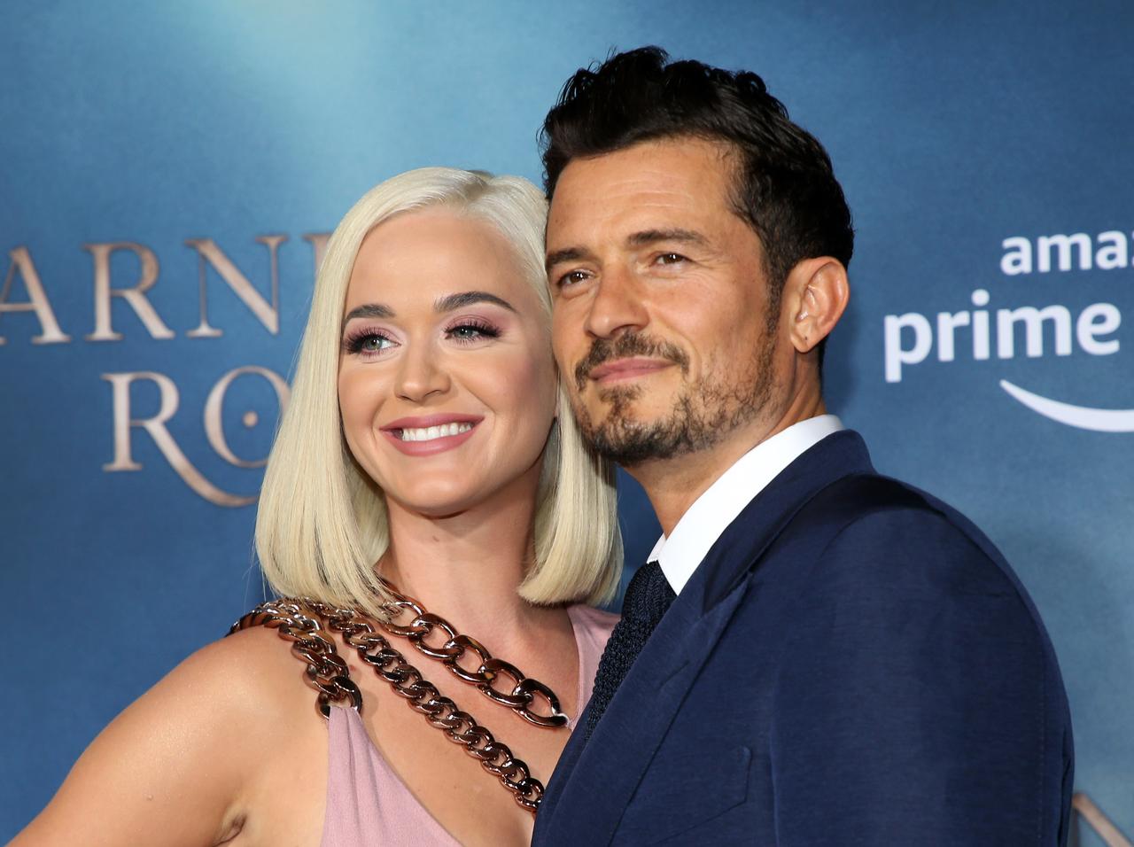 ケイティ・ペリーが仕掛けた「生放送ドッキリ」に恋人オーランド・ブルームが本気で驚愕