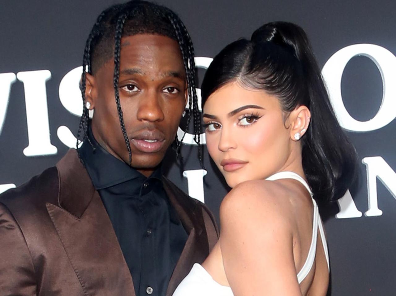 カイリー・ジェンナーが“恋人と一緒”に「ヌード」を公開、プレイボーイに登場!