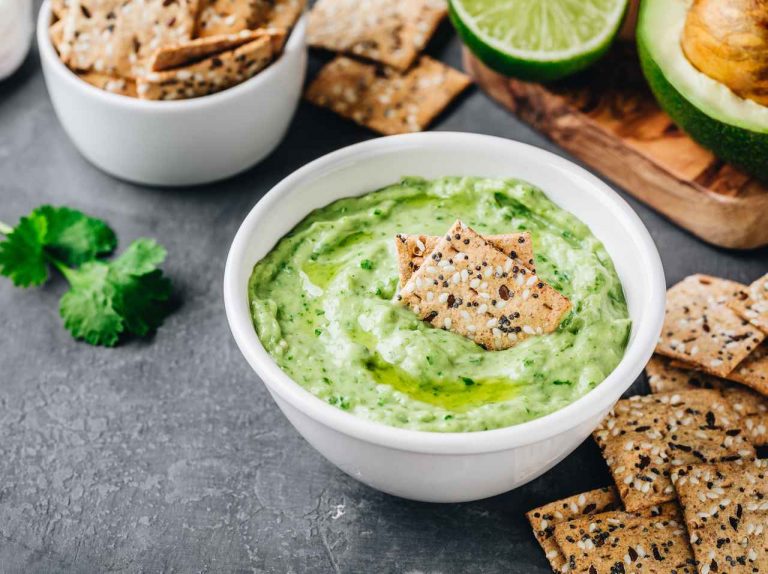 「アボカド」と「わさび」を間違えた女性、緊急搬送される