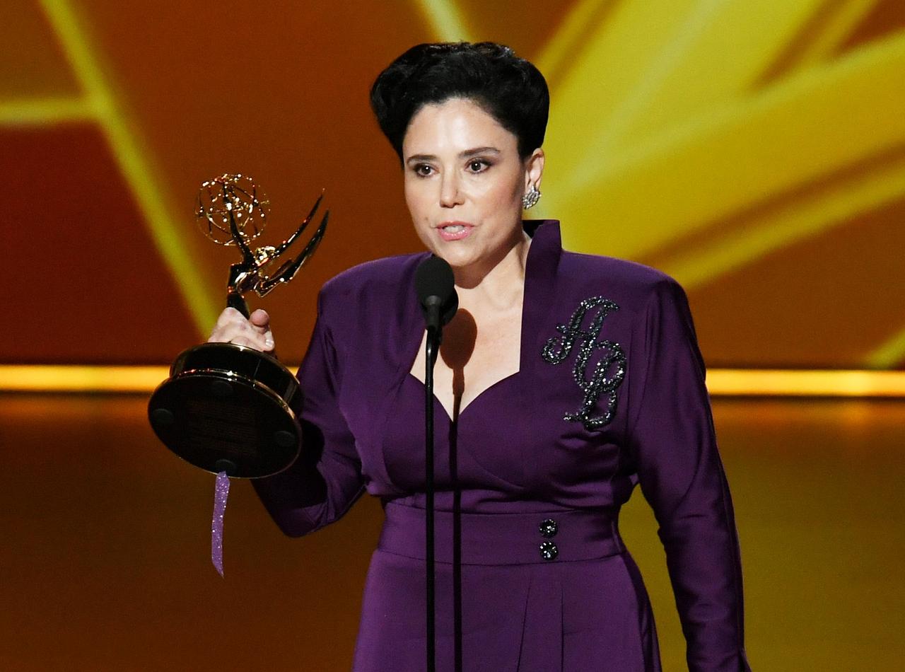 エミー賞助演女優賞が「女性に向けたスピーチ」に心動かされる【スピーチ訳】