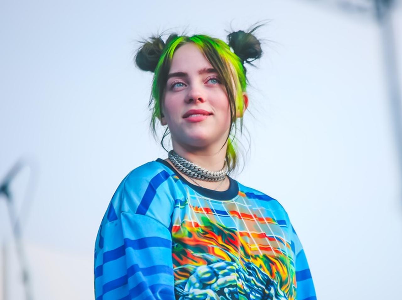 ビリー・アイリッシュ、元彼の「最悪なひと言」によって初キスを台無しにされる