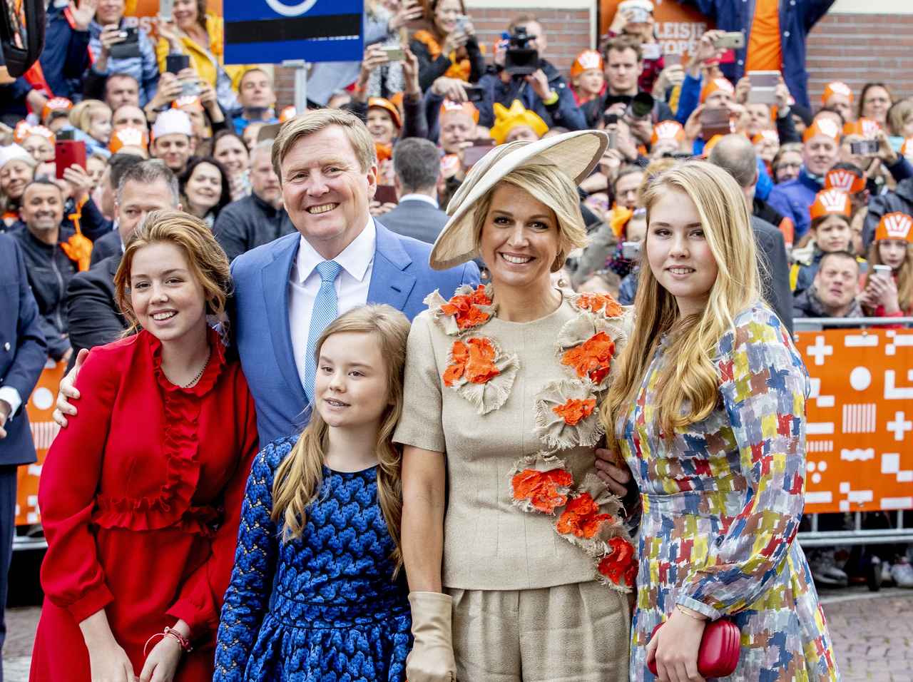 オランダ王室の12歳王女、学校初日を「王族感ゼロ」で迎える