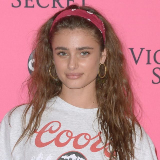 テイラー・ヒル、愛される人気を維持する「至福のバスタイム」の習慣とは？