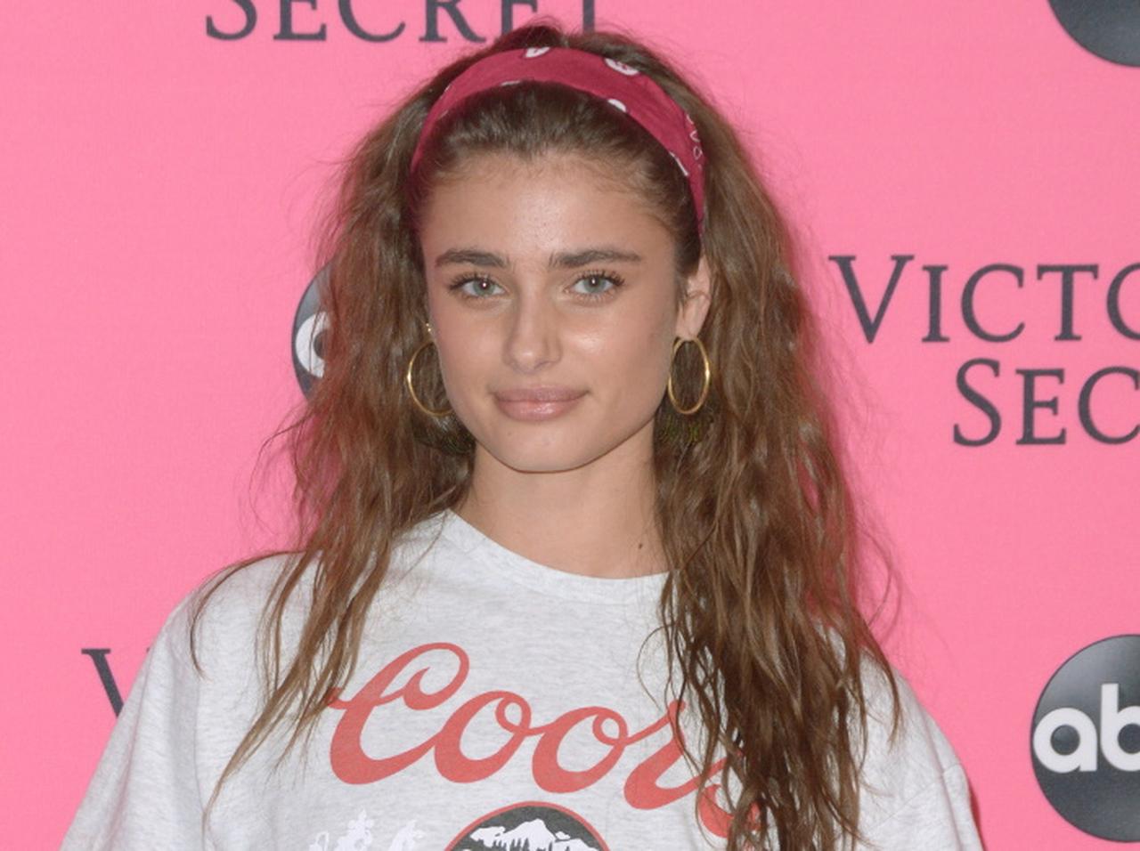 テイラー・ヒル、愛される人気を維持する「至福のバスタイム」の習慣とは?