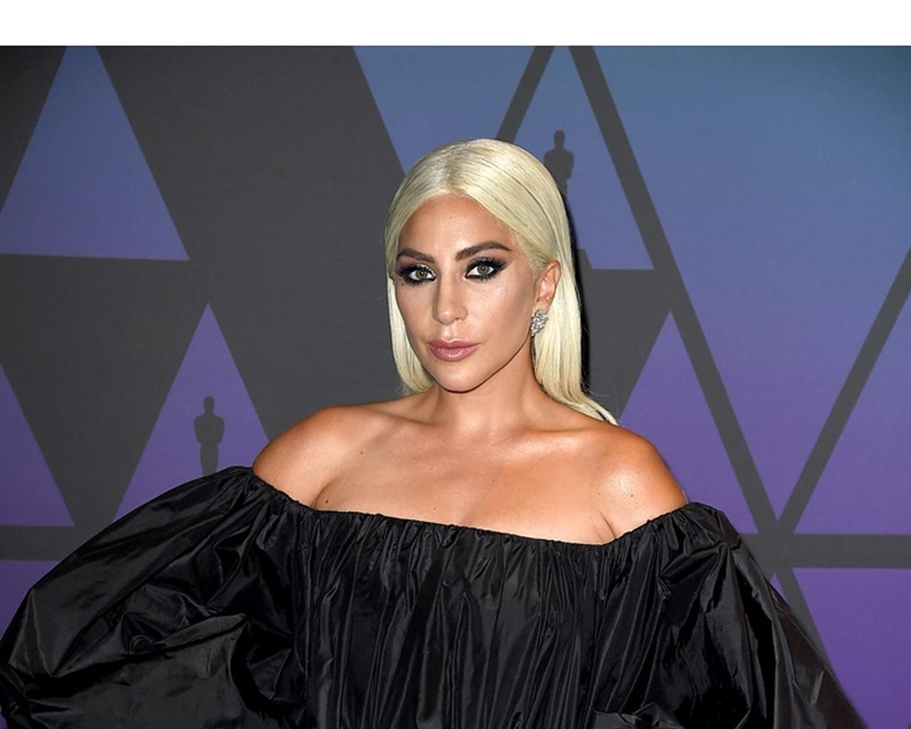 レディー・ガガ、キャットアイが簡単に出来る画期的なアイテムを生み出す