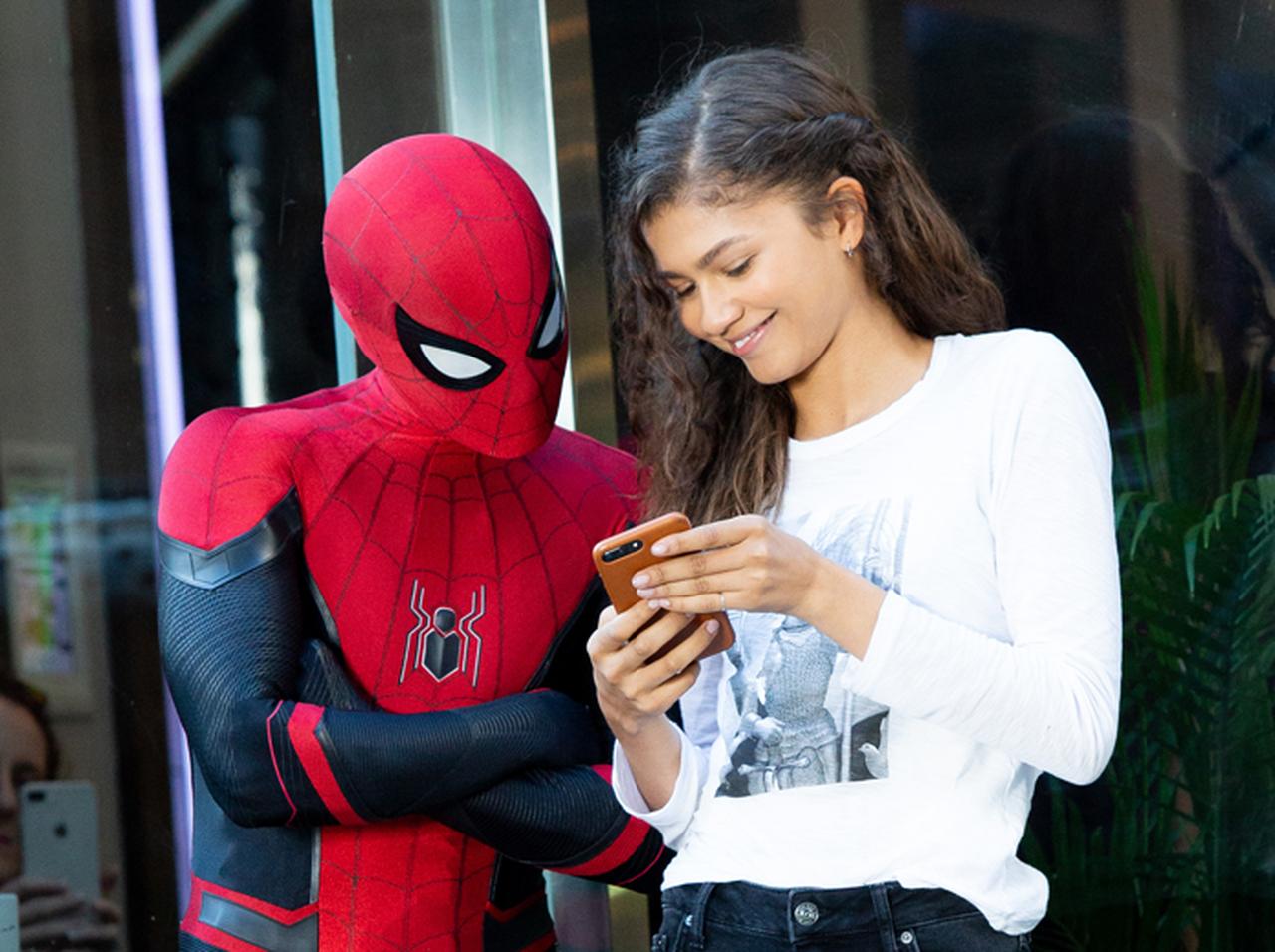 『スパイダーマン』のMCU残留が発表!トム・ホランド&ゼンデイヤが喜びの反応