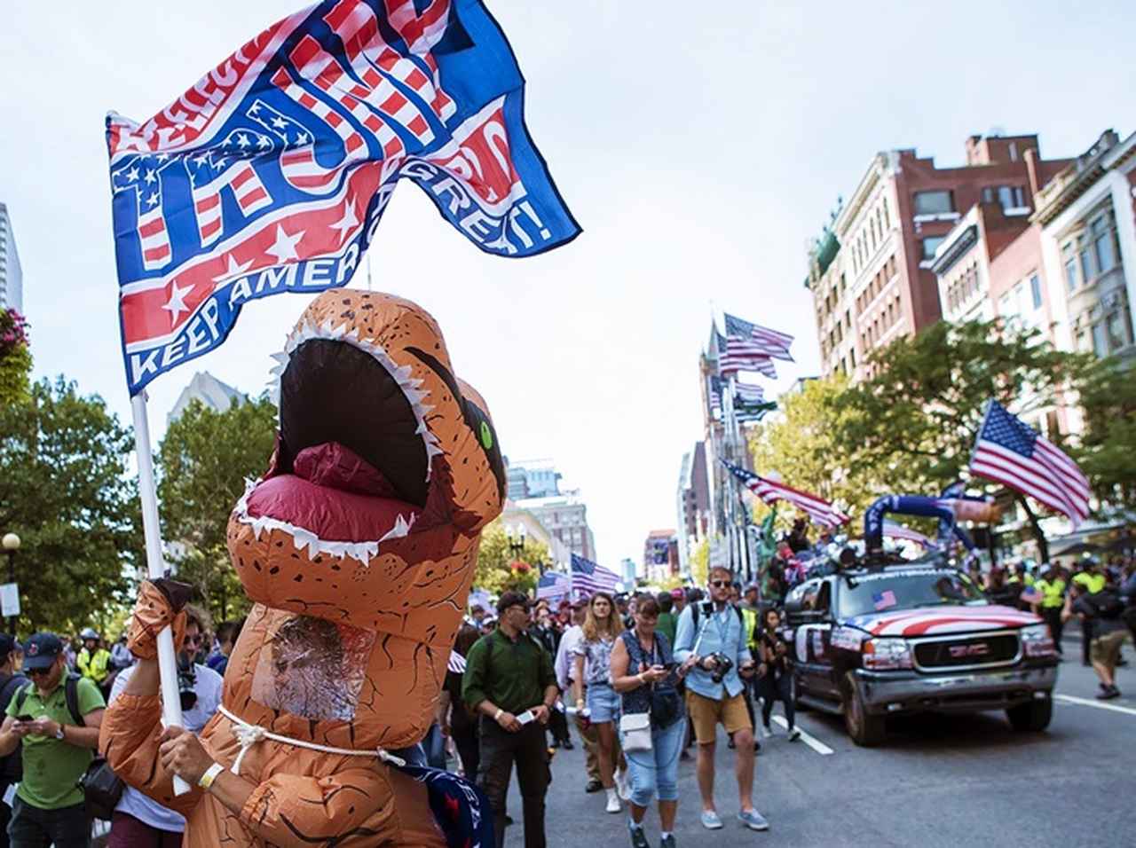 LGBTQ+に対抗する「ストレート・パレード」が批判を押し切って開催