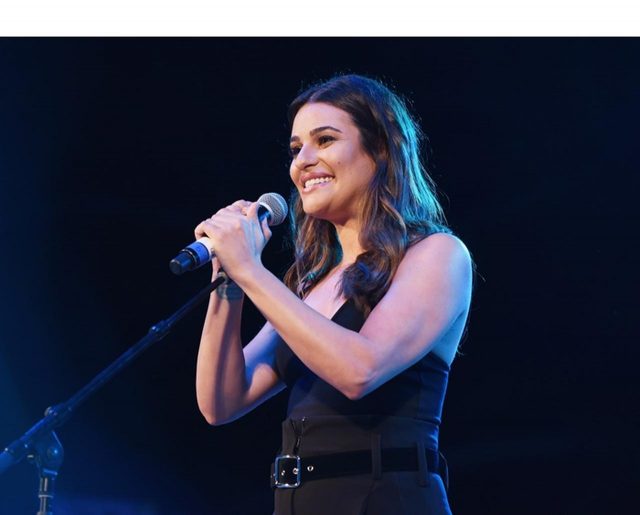 リア・ミシェル、クリスマスアルバムに参加する『glee/グリー』のメンバーとは？