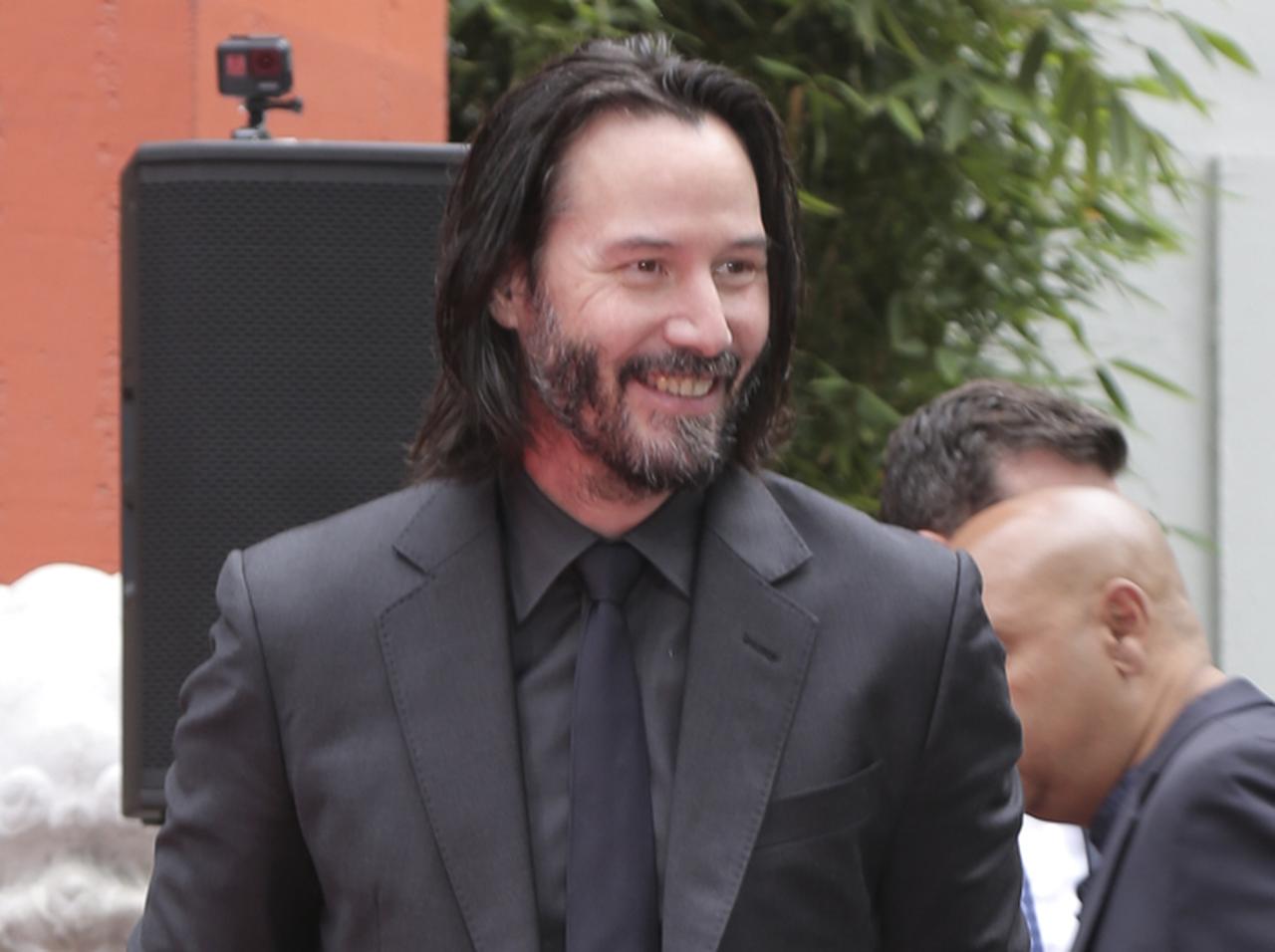 キアヌ・リーブスが来日!日本通らしく「超コアな場所」に出没