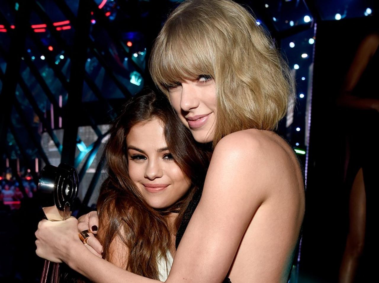 セレーナ・ゴメス、親友テイラー・スウィフトと「超レアな交流」で“固い絆”を示す