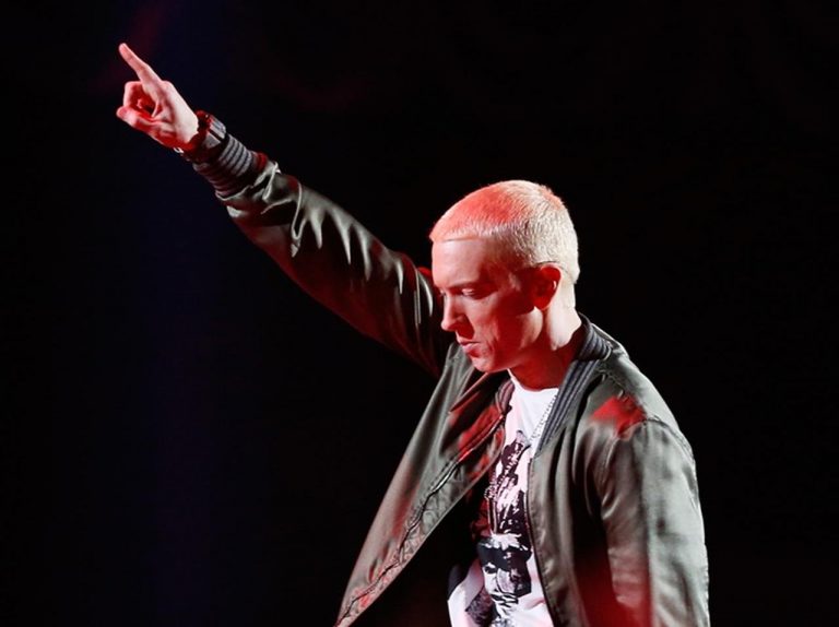 エミネムの公式YouTubeチャンネルで「癒し系ジャズミュージック」が公開、混乱招く