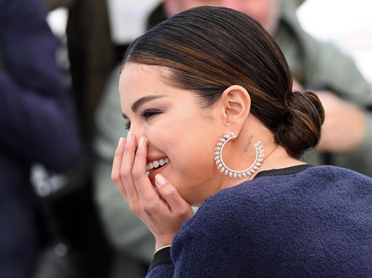 セレーナ・ゴメスが母校を訪問!当時の先生が明かす「中学時代」