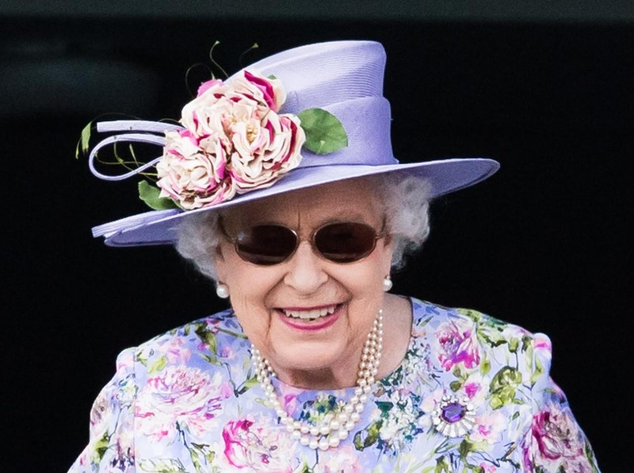 エリザベス女王の孫、英王室の「タトゥー事情」をポロっと口にする