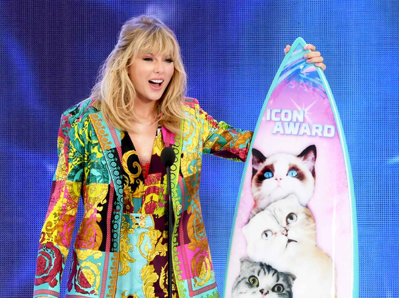 テイラー・スウィフトが友人の猫につけた「あだ名」がどう考えても長すぎる