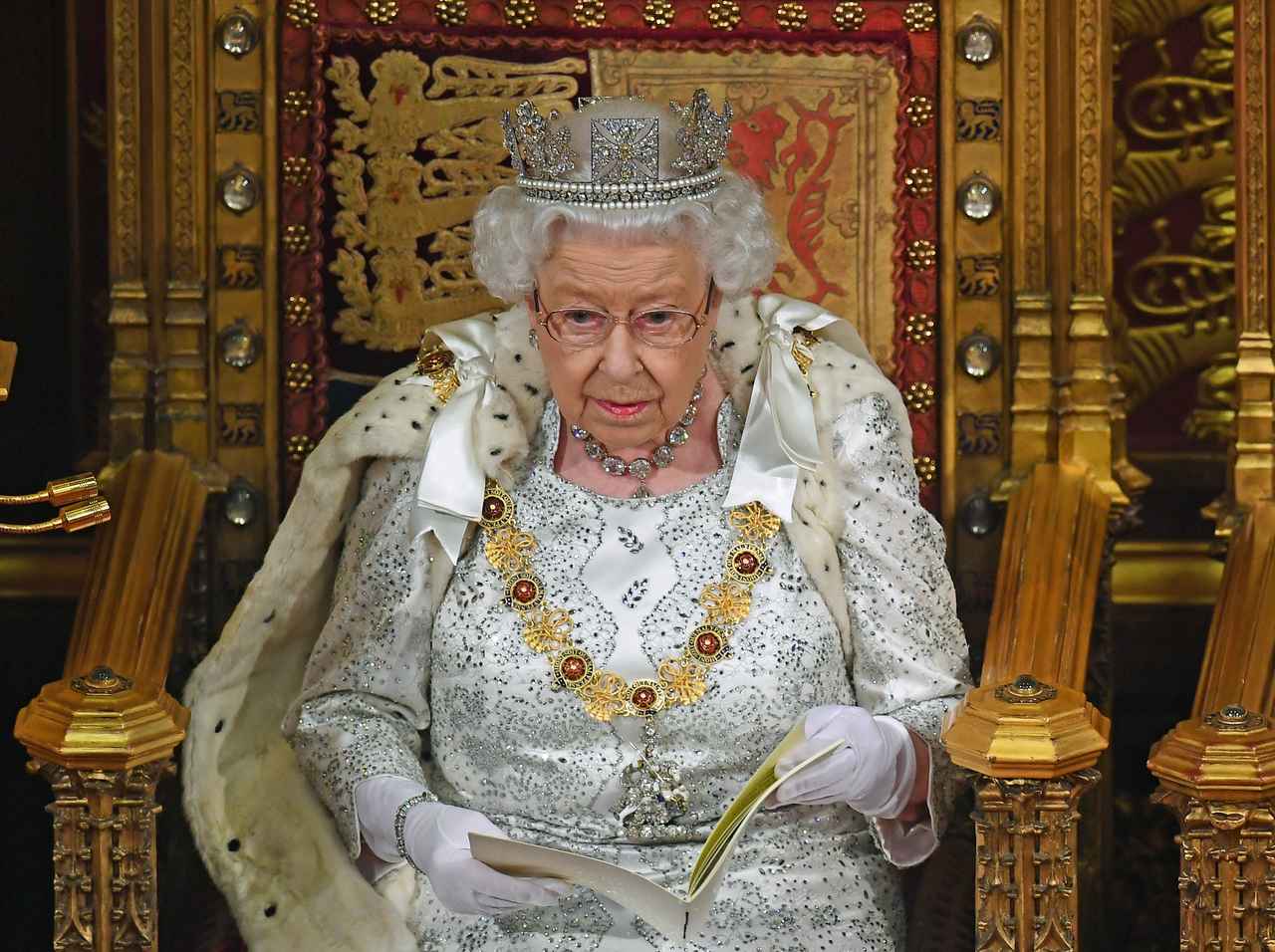 エリザベス女王がオリンピックで007と共演する際の「条件」、監督が“ずっこけた”その内容とは