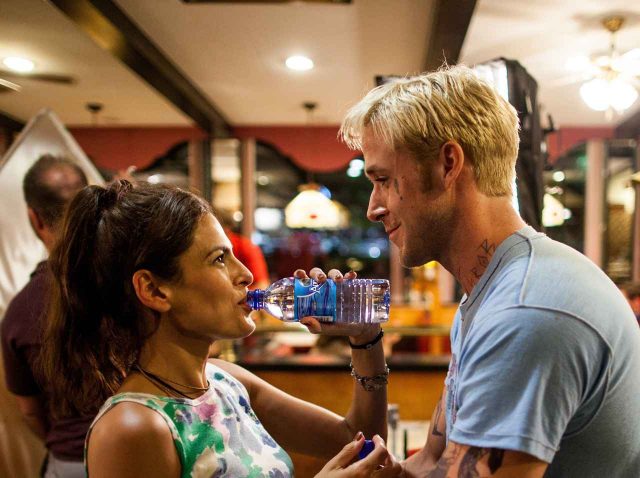 ライアン・ゴズリング恋人エヴァ・メンデス、「夫ラブ」がダダ漏れになった結果カメラの存在を忘れる