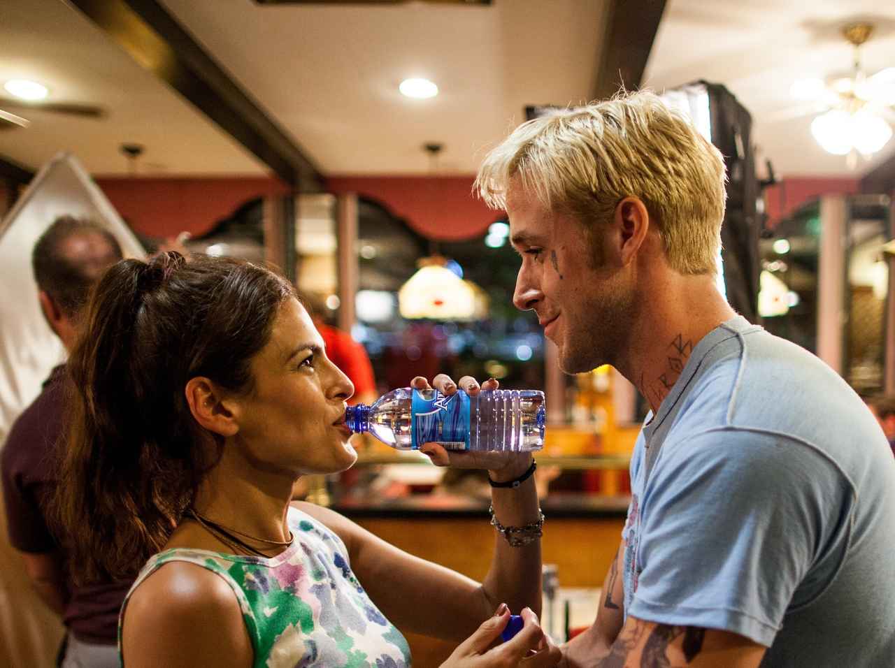 ライアン・ゴズリング恋人エヴァ・メンデス、「夫ラブ」がダダ漏れになった結果カメラの存在を忘れる