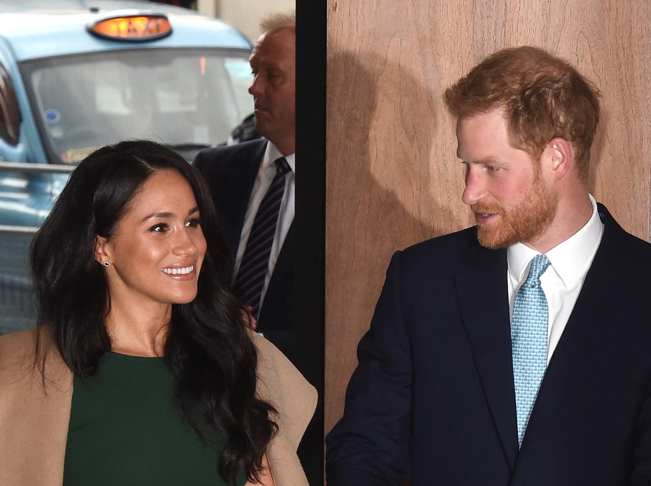 ヘンリー王子がメーガン妃の「産後ボディ」に“反応”、女性たちの心を溶かす