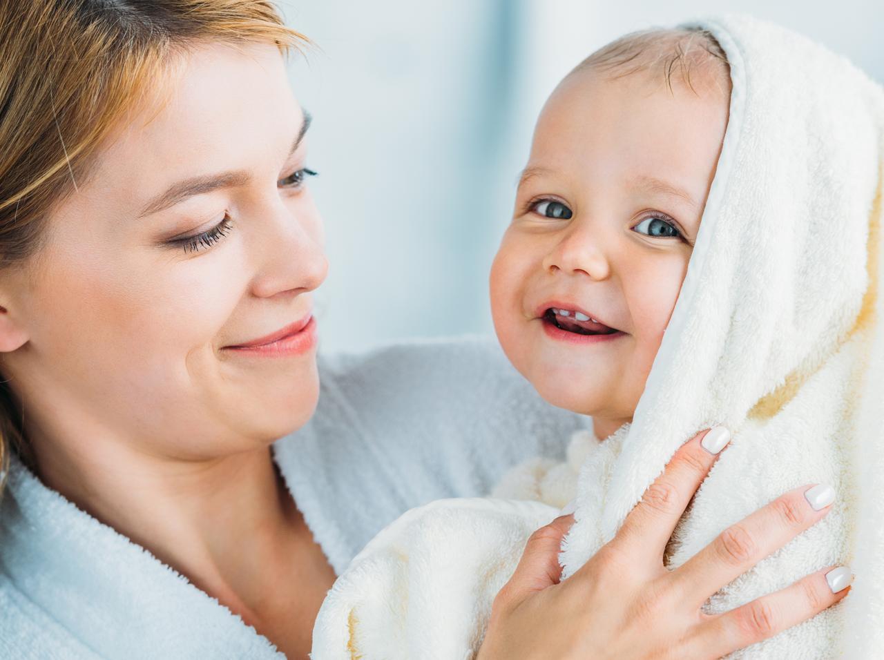 母乳でもミルクでも愛さえあれば大丈夫！母乳神話をぶち壊す『授乳写真』に感動