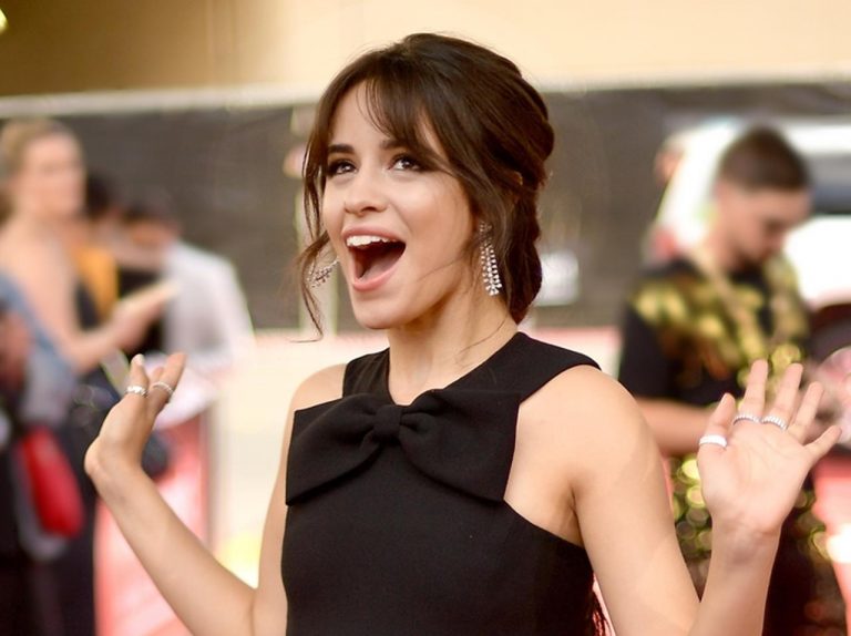 カミラ・カベロ、お風呂場で「ひとり」でしていることのレベルが高い