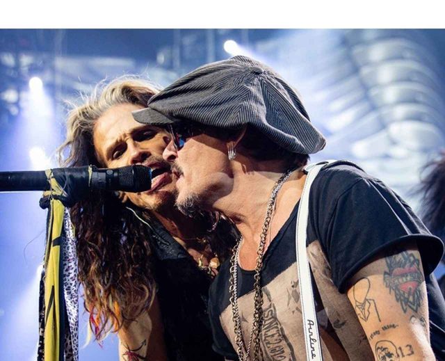 ジョニー・デップ、エアロスミスの公演に飛び入り参加！爆イケ姿に目がハート