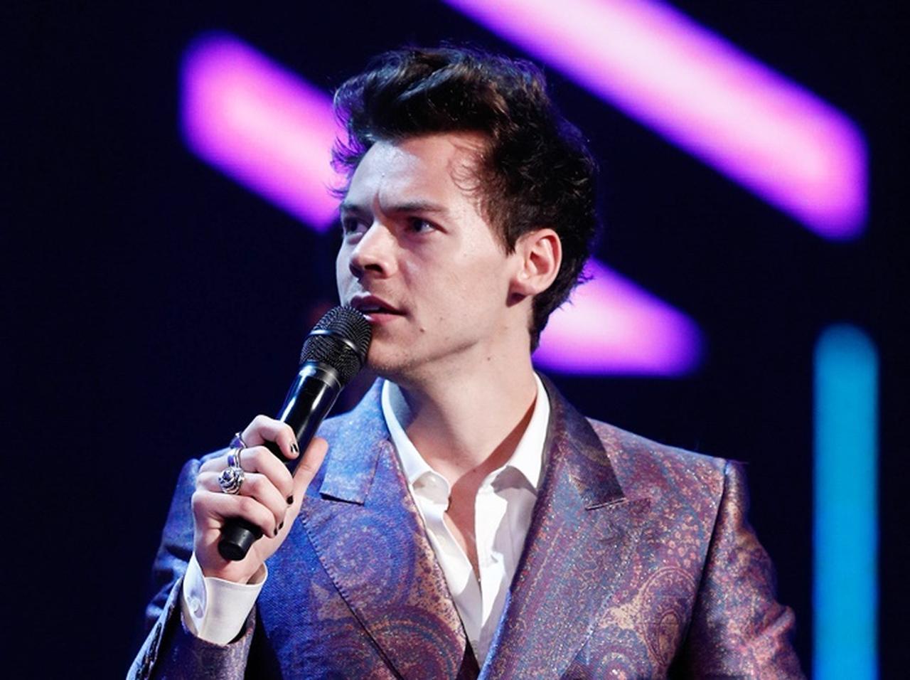 ハリー・スタイルズ、約半年ぶりにつぶやいた「ひと言」にザワつく