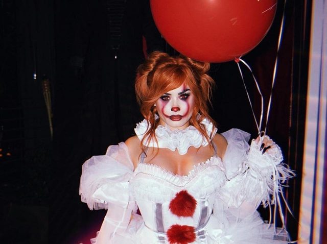 映画『IT／イット』のペニーワイズに仮装したこの女性セレブは誰？