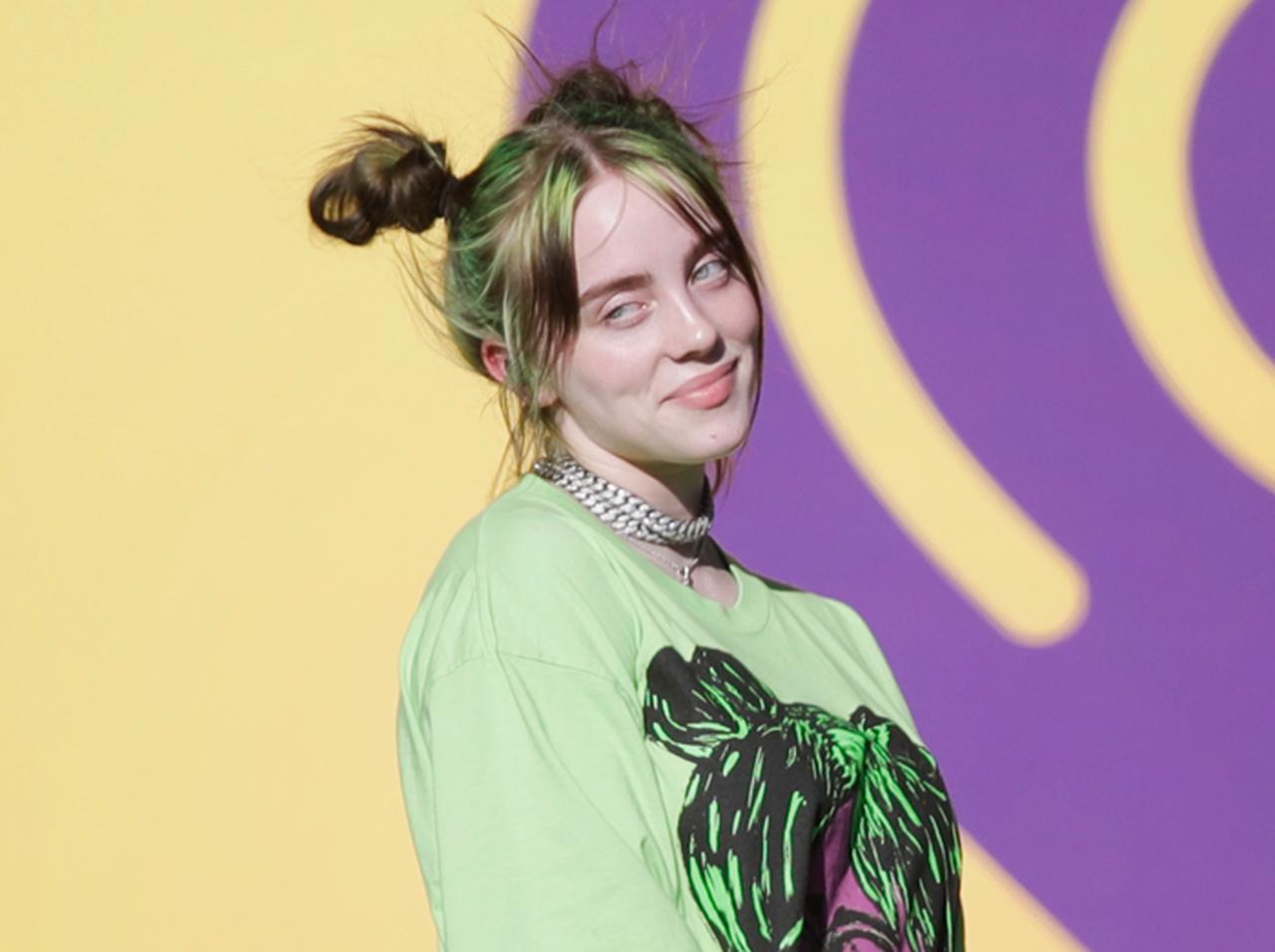 ビリー・アイリッシュ、13歳で経験した「人生初にして最悪のデート」を明かす