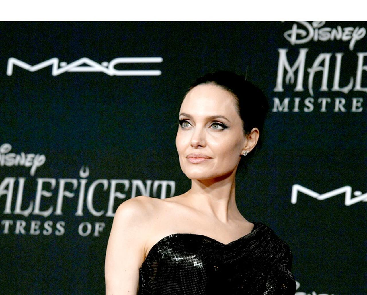 アンジェリーナ・ジョリー、『マレフィセント2』のプレミアで見せた親子の絆