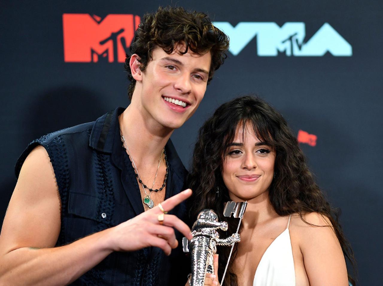 ショーン・メンデス、カミラ・カベロと交際を始めた「正確な日付」を明かす