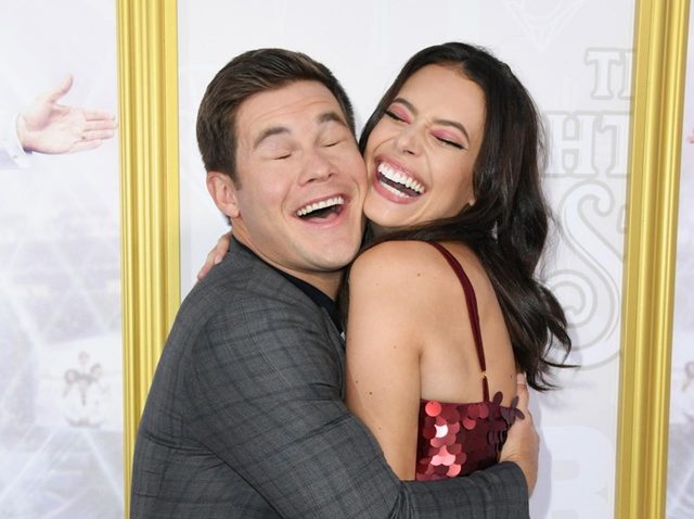 『ピッチ・パーフェクト』アダム・ディヴァインが『PLL』女優と婚約、笑えるプロポーズ秘話