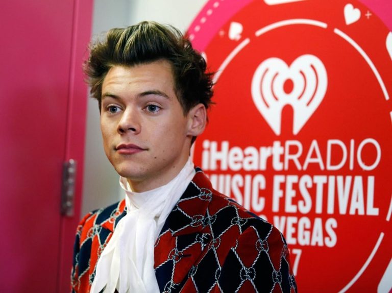 ハリー・スタイルズ、恋愛に悩むファンのために「朝の4時」に神対応