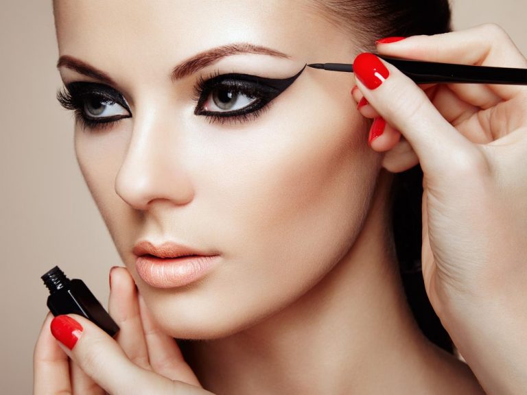 一石二鳥!デカ目効果バツグンの「進化系アイライン」が凄すぎる