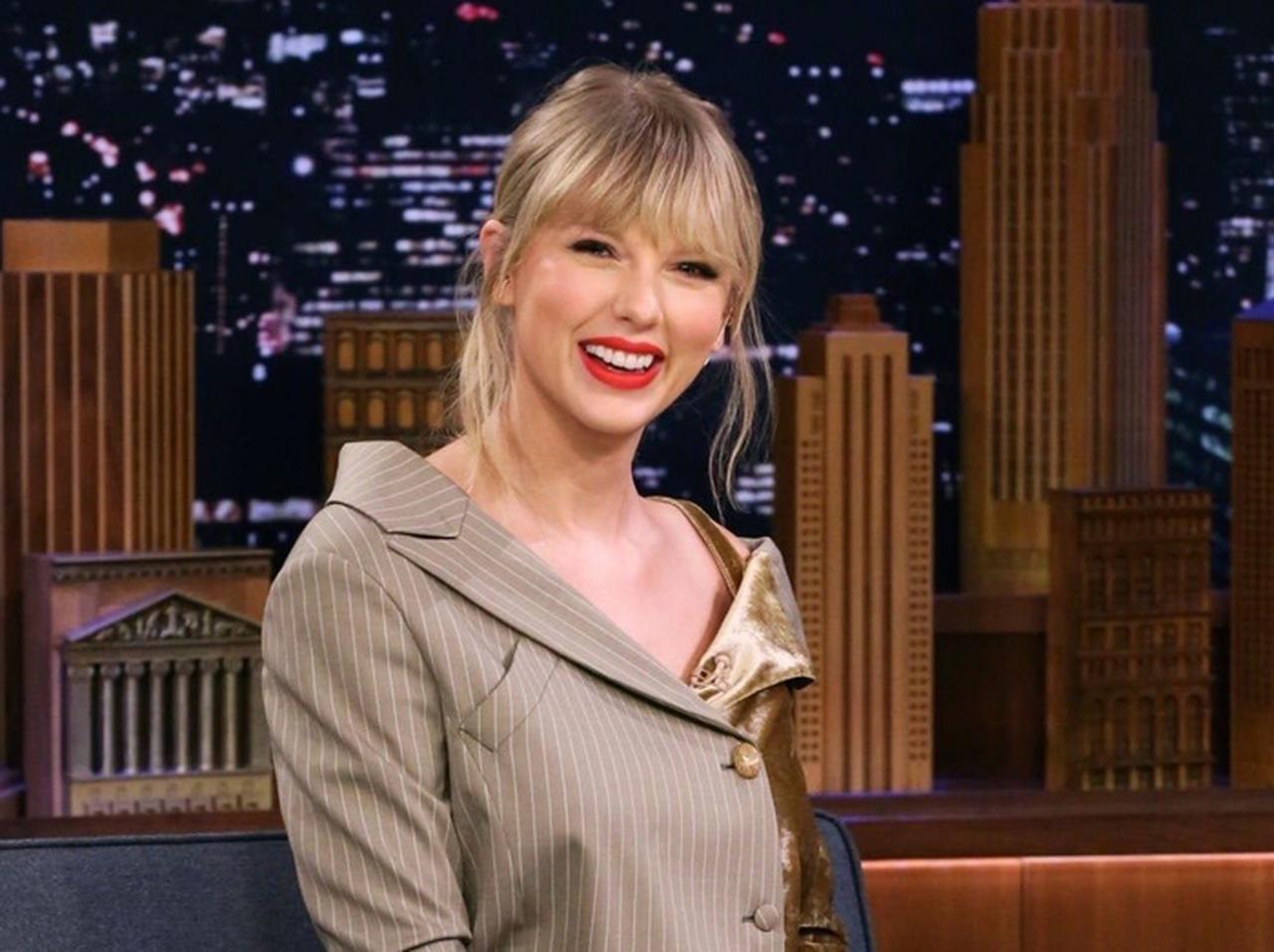 テイラー・スウィフト、「酔っ払いテイラー」と化した“爆笑の言い訳”にまた親近感