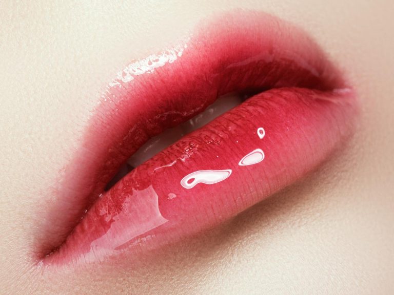 整形級!ふっくら唇が手に入る「あるもの」を使った方法が画期的すぎる