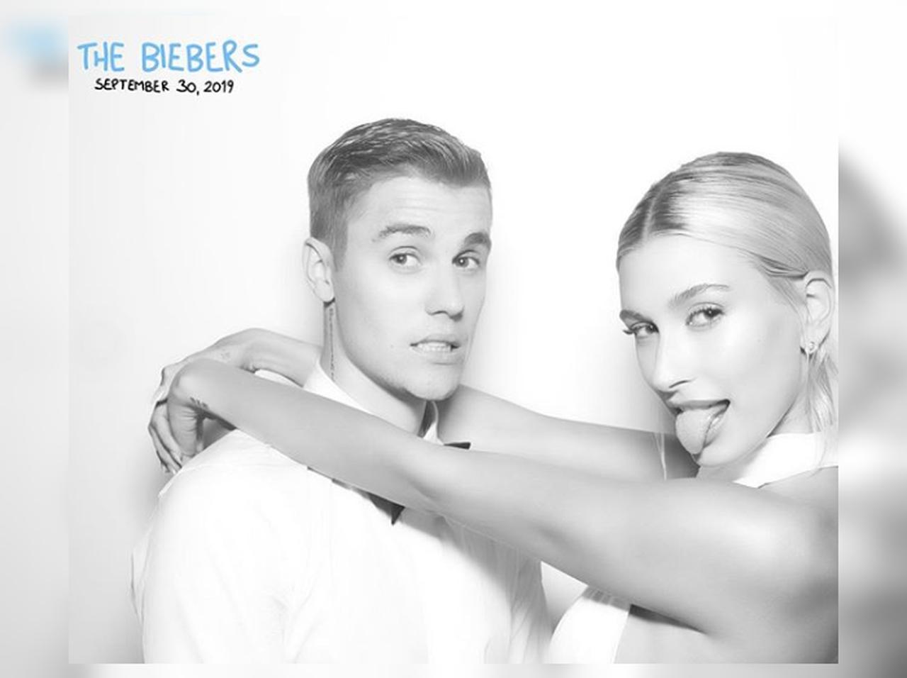 ジャスティン・ビーバー、“新婦”ヘイリーとの「幸せすぎるツーショット写真」を公開