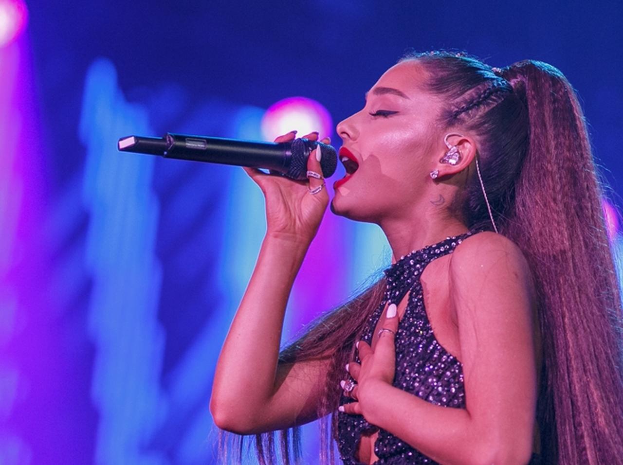 アリアナ・グランデ、『ディセンダント』女優と夢の共演で「感激」のメッセージ