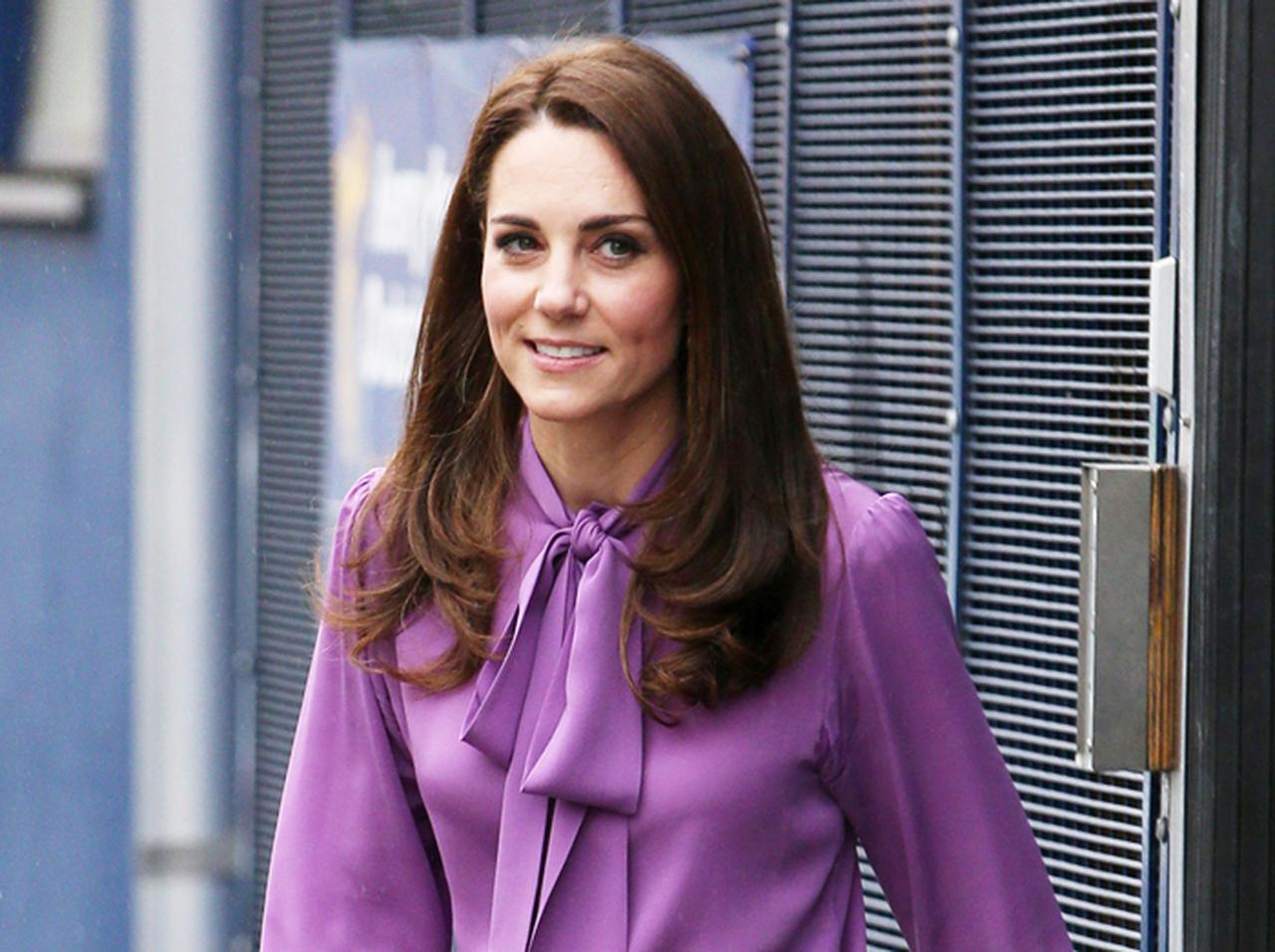 キャサリン妃、庶民派スーパーで子供たちと「ハロウィン衣装」を物色