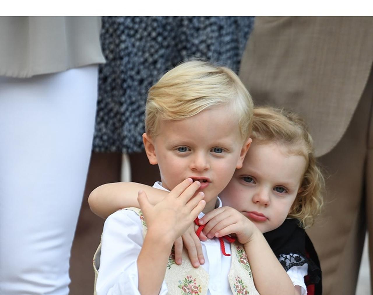 モナコ公国の双子の天使が来日、ラグビーW杯を観戦