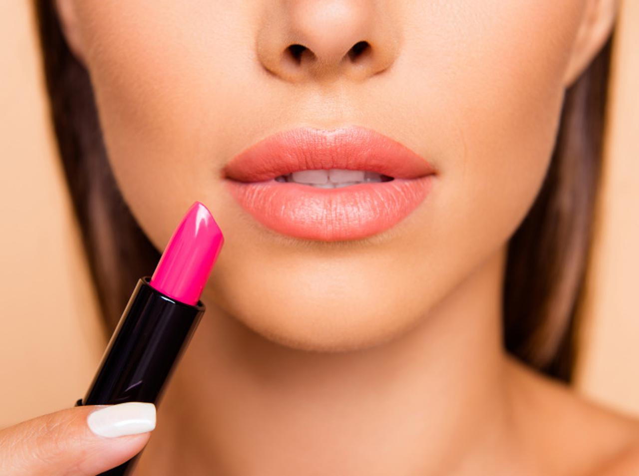 普通のリップを、“落ちないリップティント”のように長持ちさせる塗り方