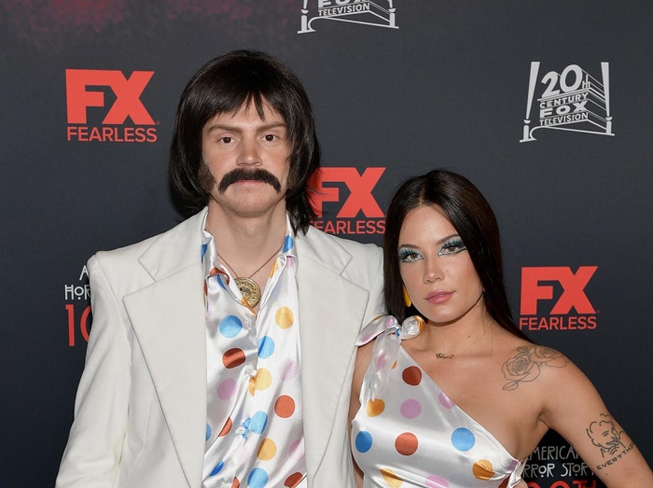 ホールジー、“白馬の王子様”エヴァン・ピーターズと正式に交際宣言