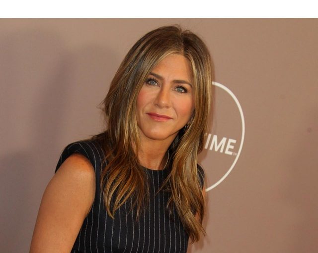 ジェニファー・アニストン、亡き愛犬の姿をこっそりと胸に忍ばせる