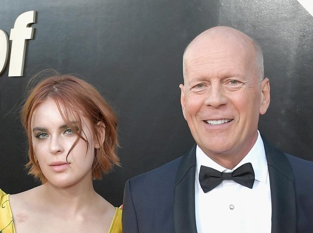 ブルース・ウィルスの25歳娘、「父のロマンス相手」に仮装してハロウィンをエンジョイ