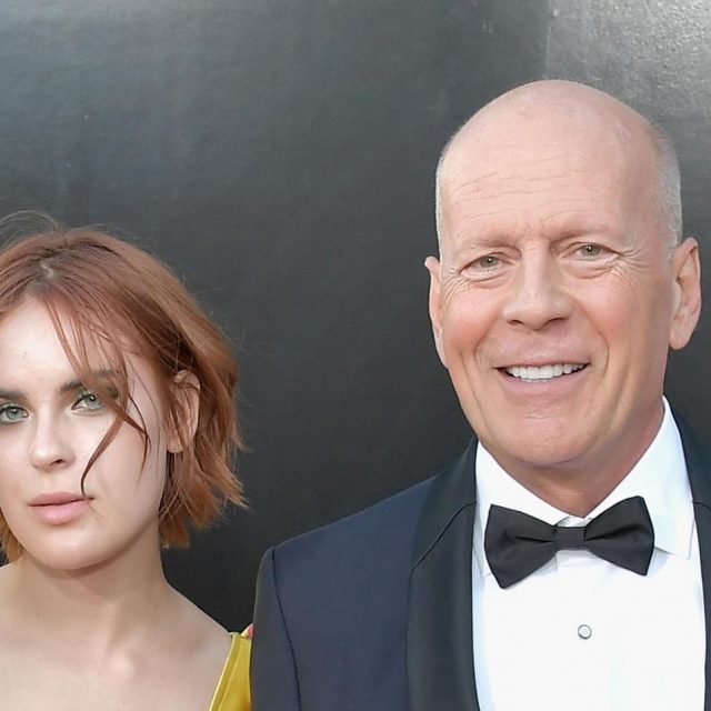 ブルース・ウィルスの25歳娘、「父のロマンス相手」に仮装してハロウィンをエンジョイ