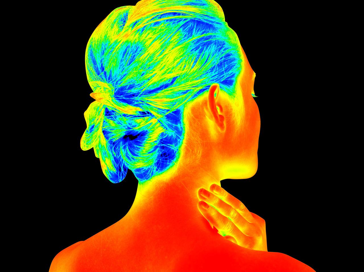 美術館で赤外線カメラを体験したママ、“胸が赤く”映され『乳がん』発覚