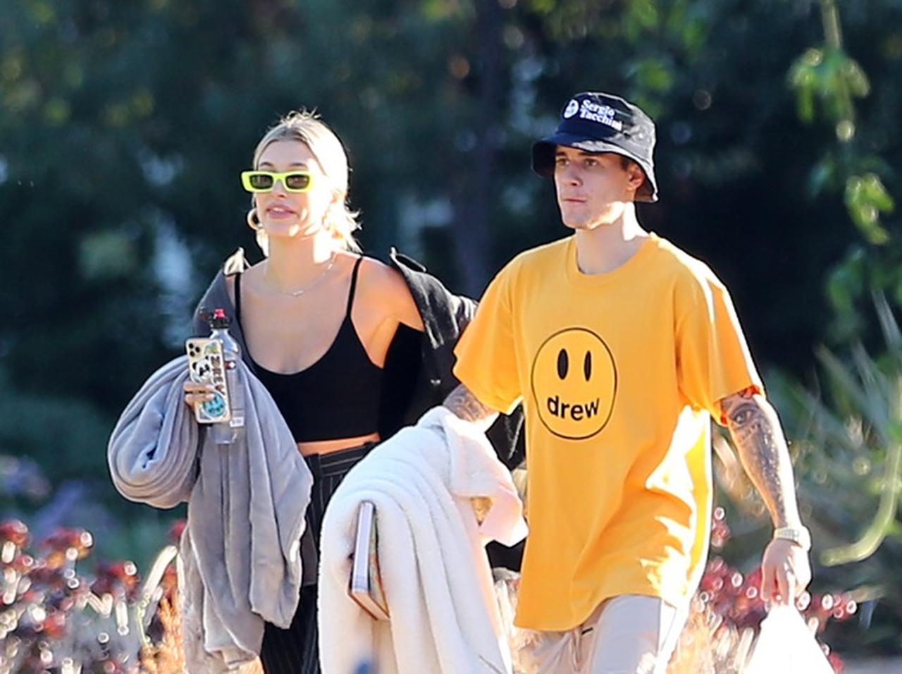 ジャスティン・ビーバー&ヘイリー・ビーバー、「超庶民的な場所」で休日デート