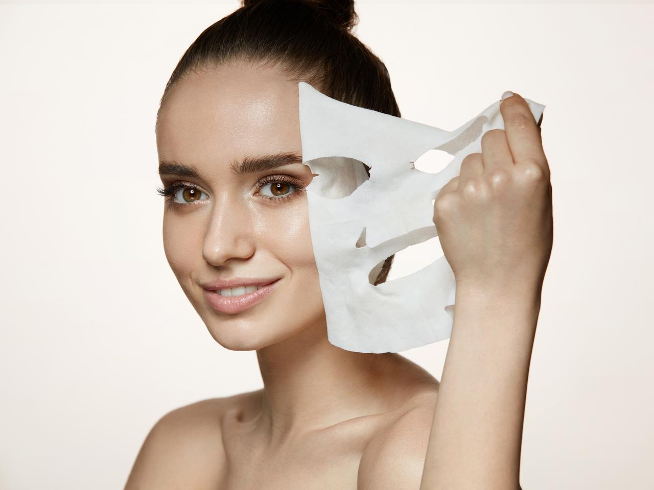 シートマスクはいつ使う?美肌効果を引き出すベストなタイミング