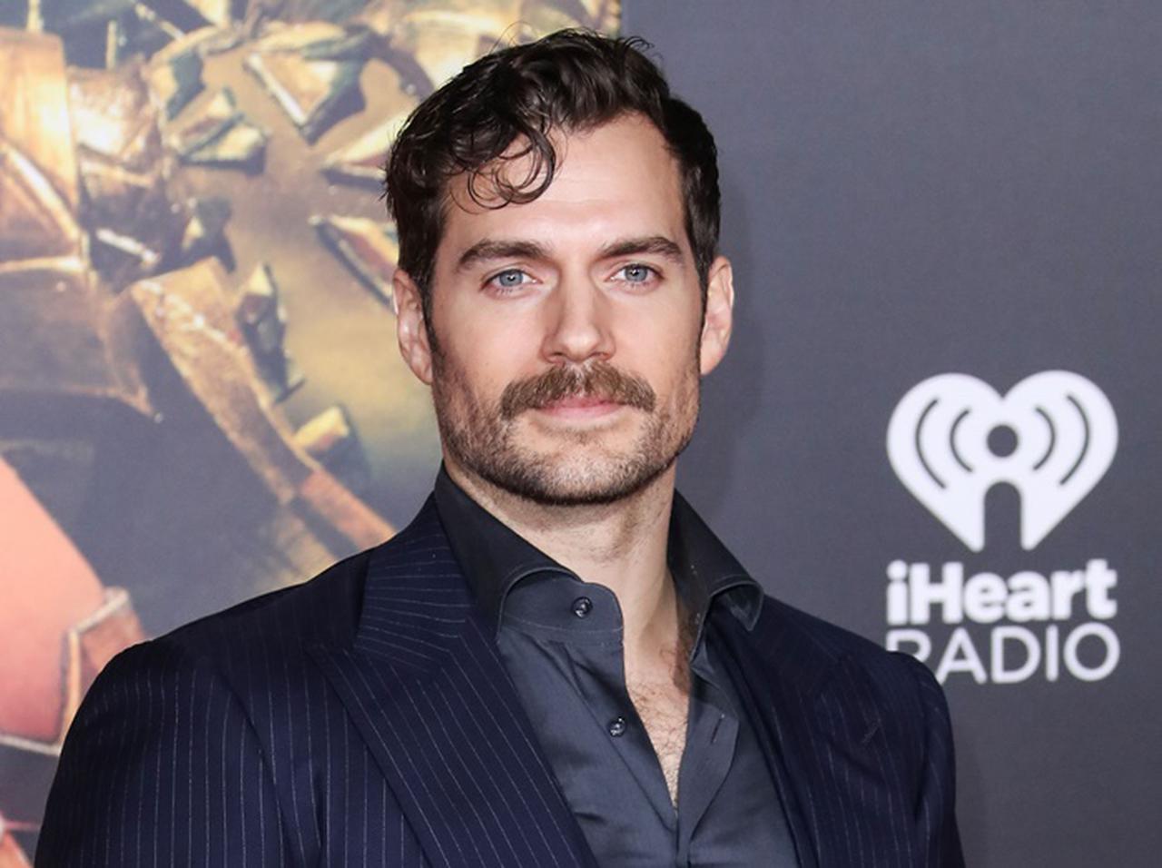 ヘンリー・カヴィル主演ドラマ『ウィッチャー』ついに完成!セクシーな予告編が到着