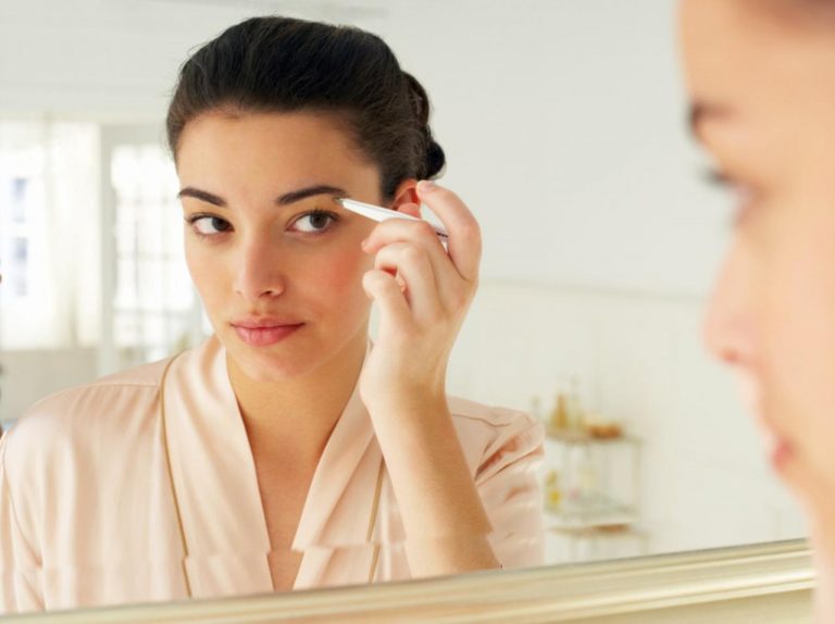失敗した眉メイク、時短で美しく修正するプロの裏技とは？
